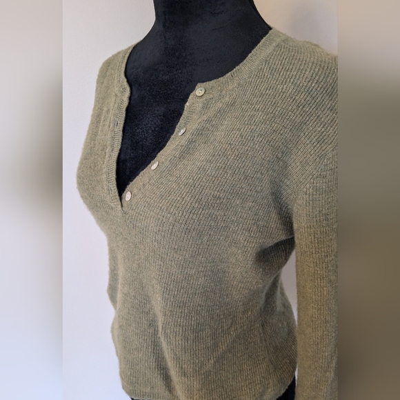 Sundance Cashmere Sweater - Picture 2 of 5